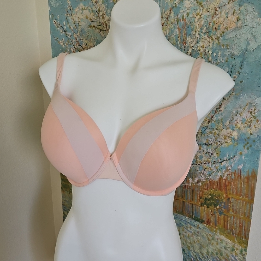 VS 38DD Perfect Shape Peach Bra
